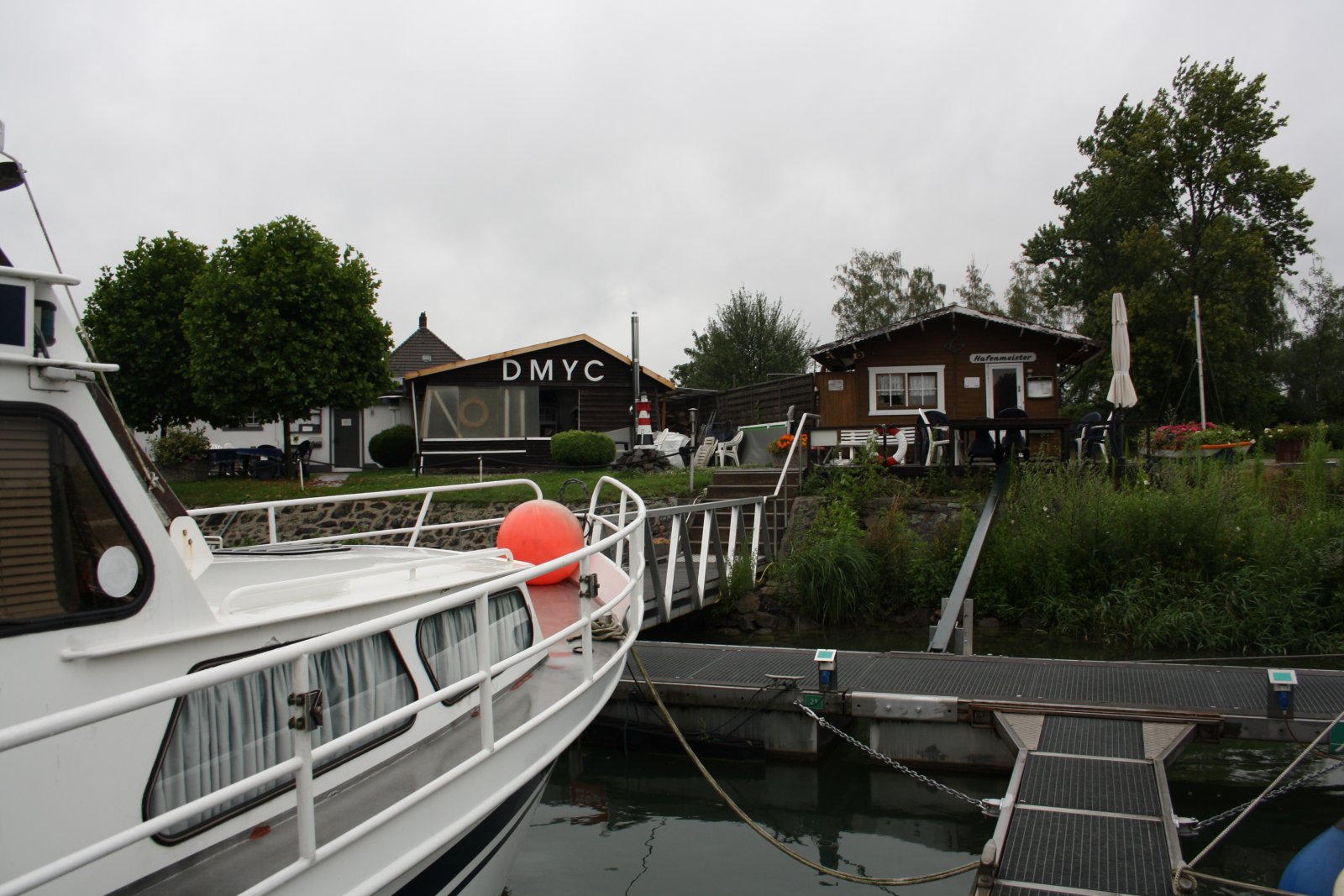 dorstener motor yacht club